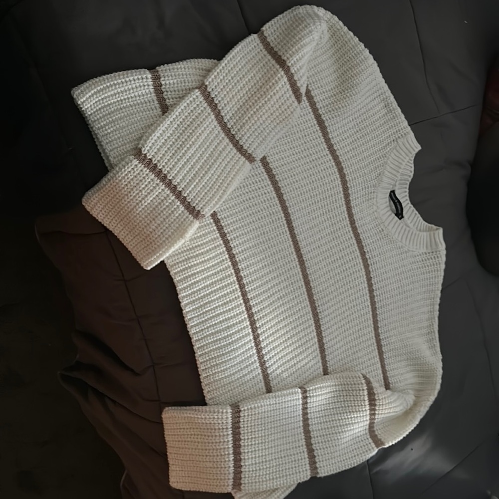 Small Oversized Crop Sweater. Off White w/ Tan Stripes.